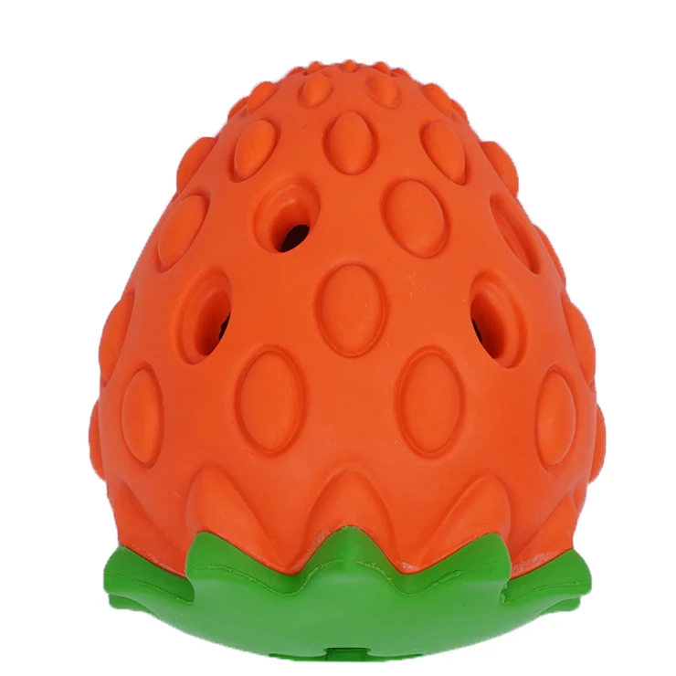 hot selling leaked food puzzle treat feeder durability interactive strawberry ball rubber dog chew toys