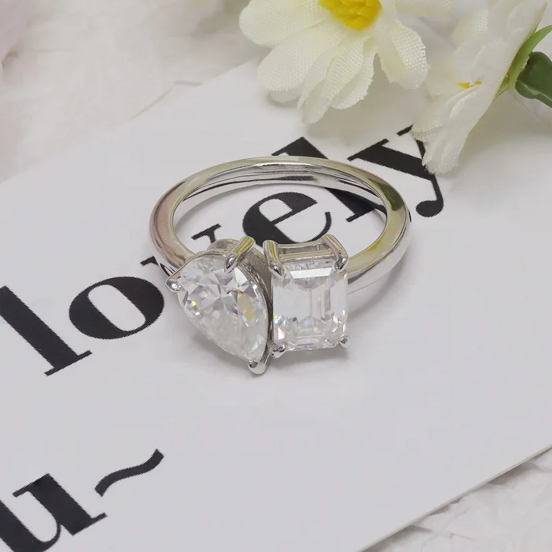 Paston Custom Jewelry Women Two Stones Design Ring 925 Silver 2ct+2ct Emerald & Pear Cut Moissanite Ring