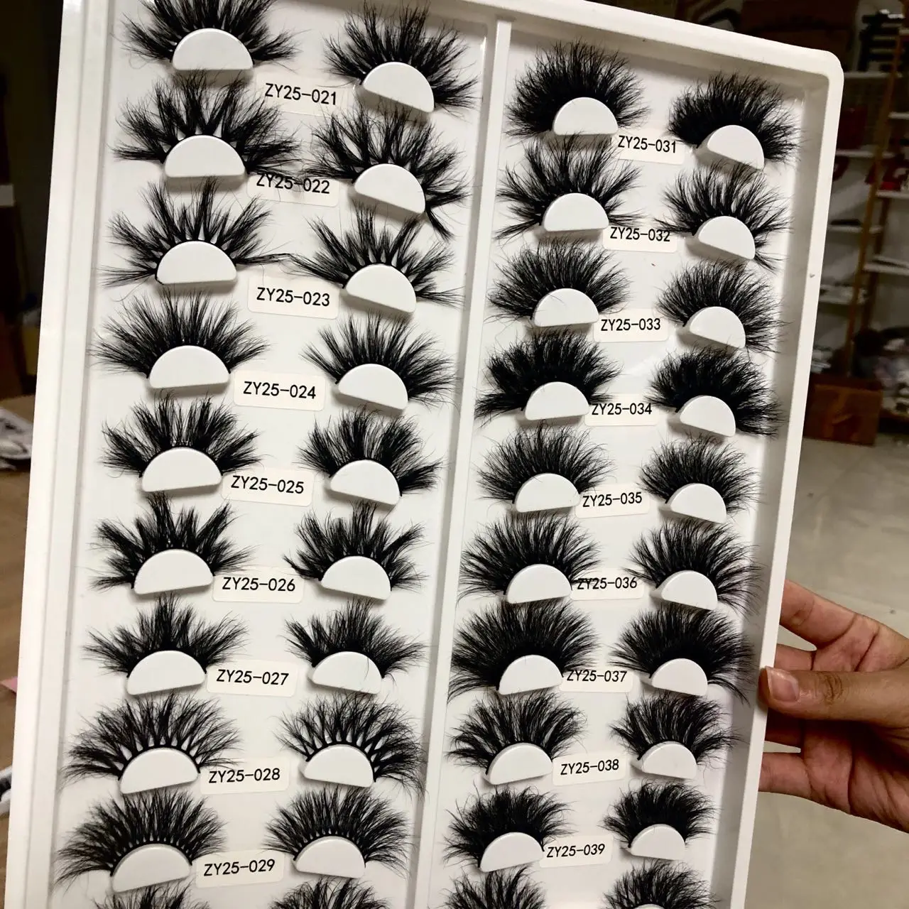 2024 hot selling 25mm mink fur eyelash  3d 5d fluffy mink lashes wholesale 3d mink eyelashes with magnetic packaging cases