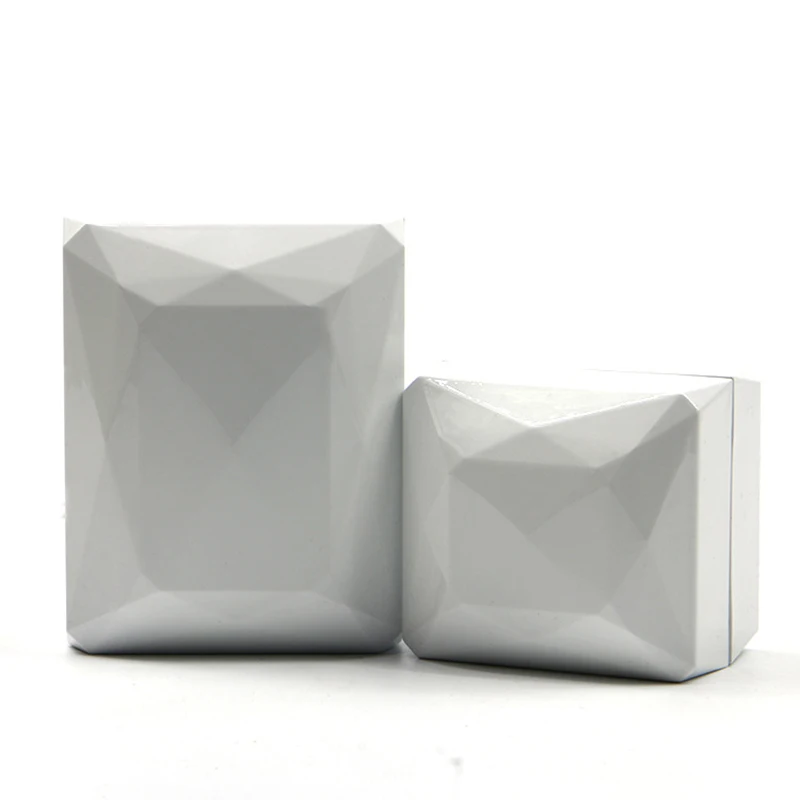 Low Moq Custom Logo Gold Jewelry Gift Box With Logo Shiny Luxury Surface