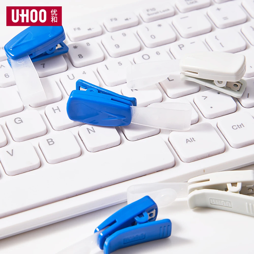 UHOO Hot Sale Cheap Plastic Badge Clip with PVC Strap for Office Name Badge Holders ID Card Clip