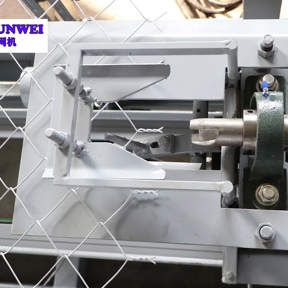 
wire fencing machine/wire mesh making machine/mesh making machine/wire mesh machine/chain link fence machine/diamond wire mesh 