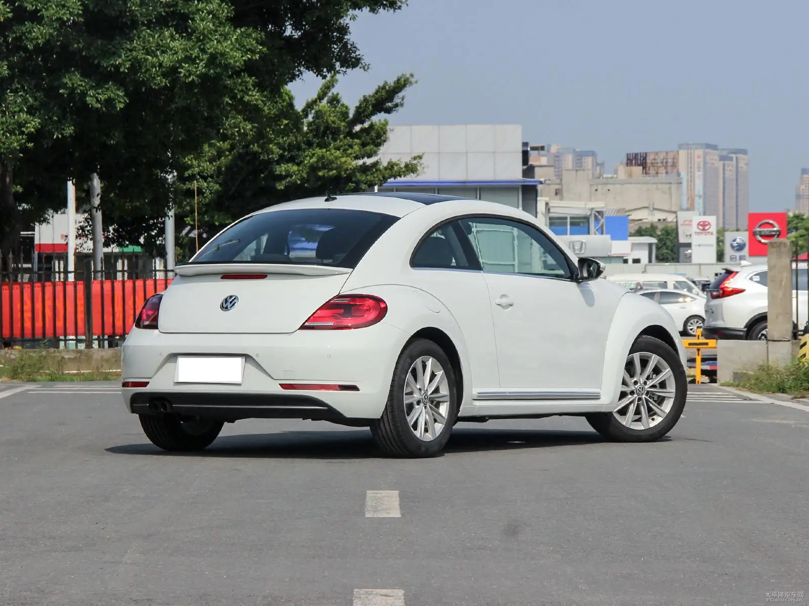 Efficient Engine, Legendary Style VW Beetle Gasoline Car volkswag-en