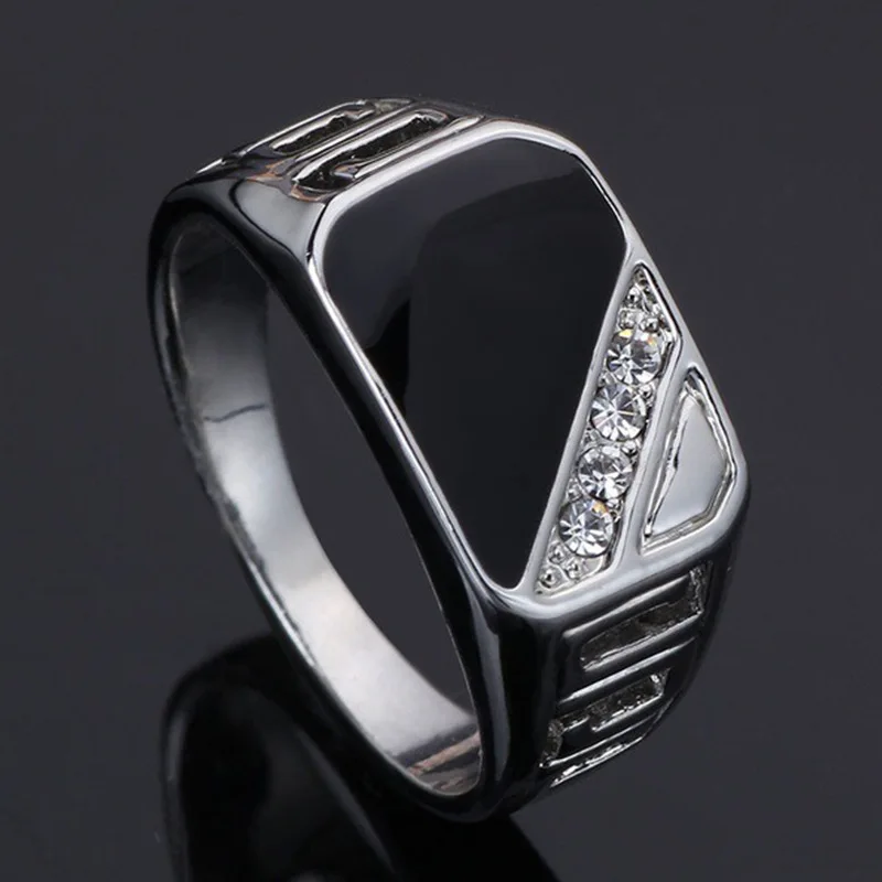 Fashion Male Jewelry Classic Gold Rhinestone Wedding Ring Black Enamel Rings for Men Christmas Party Gift