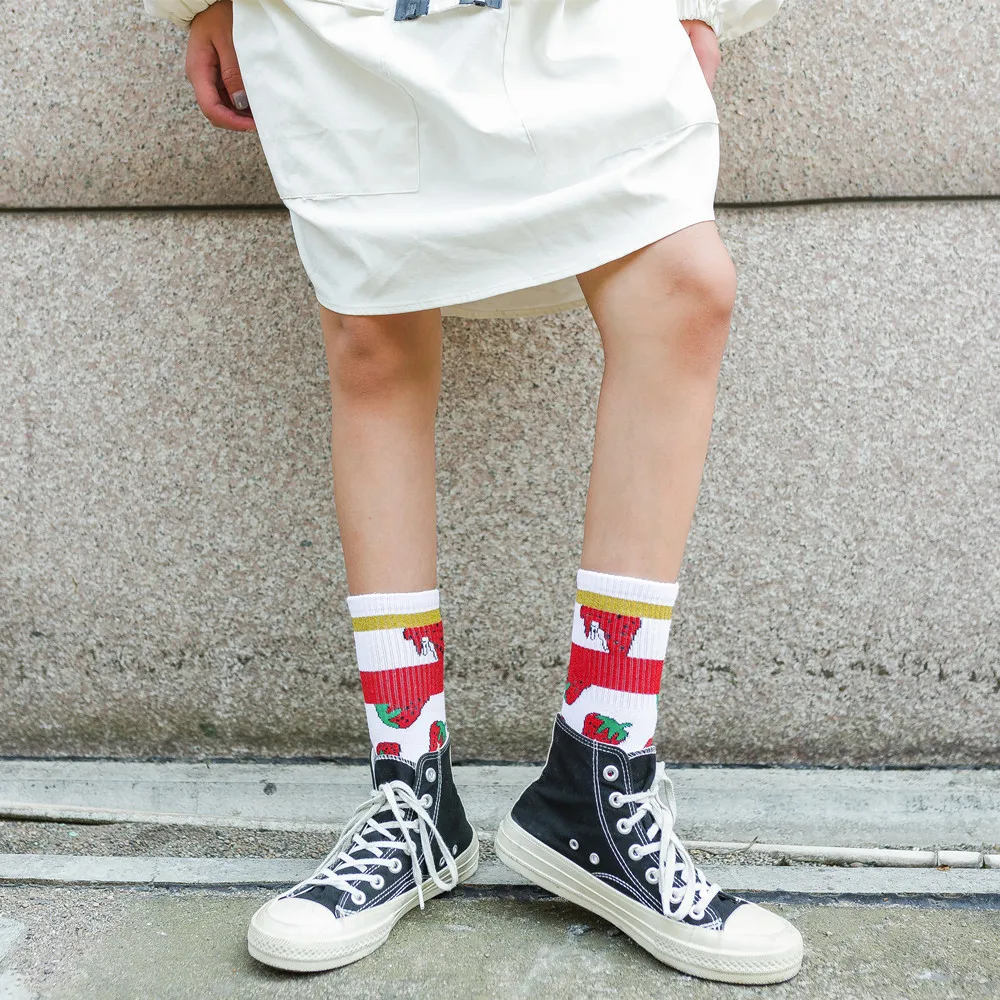 Fashion Womens Socks Cotton Strawberry Jacquard Glitter Crew Socks For Girls Ladies