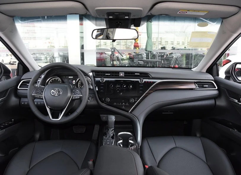 Подержанный автомобиль Toyota Camry 2019 2 5G Роскошная серия 25000 км