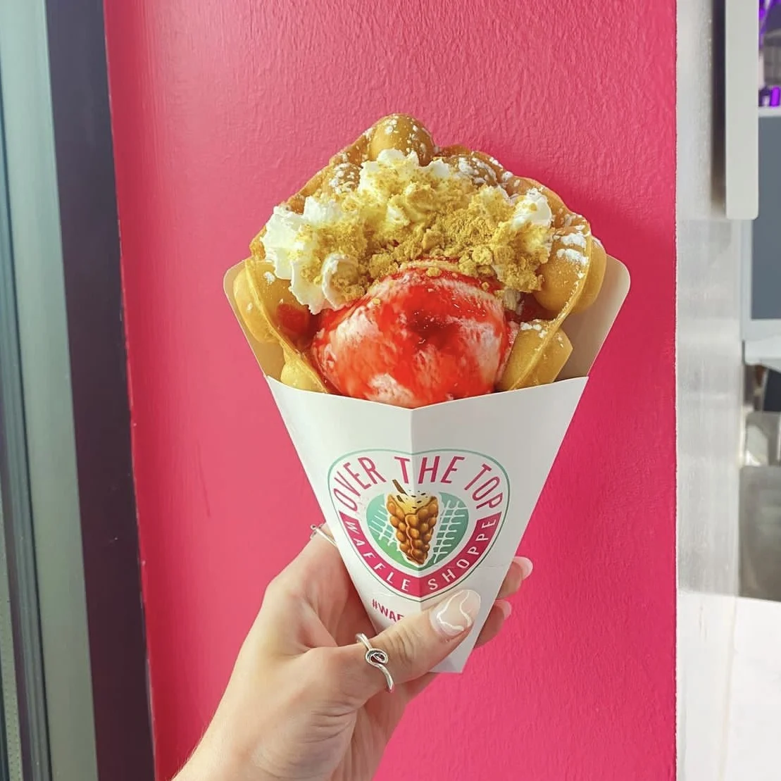 Food Grade Triangle ice cream Pizza Packing Paper Hot Food Container Bubble Waffle Holder Crepe Egg Waffle Holder Crepe Cone