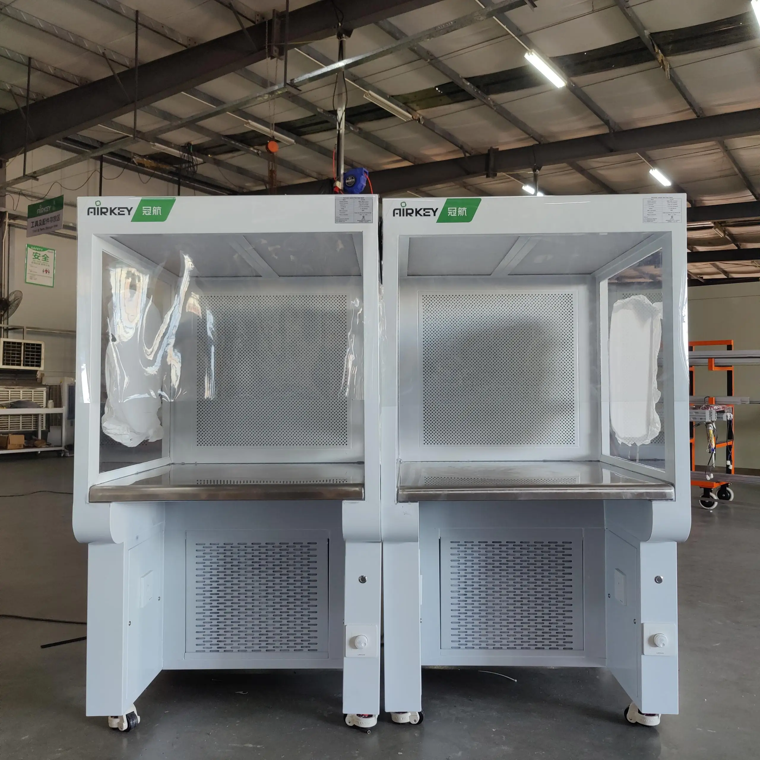 Hot Selling Cleanroom Equipment Laboratory Clean Work Bench Biosafety Laminar Flow Cabinet