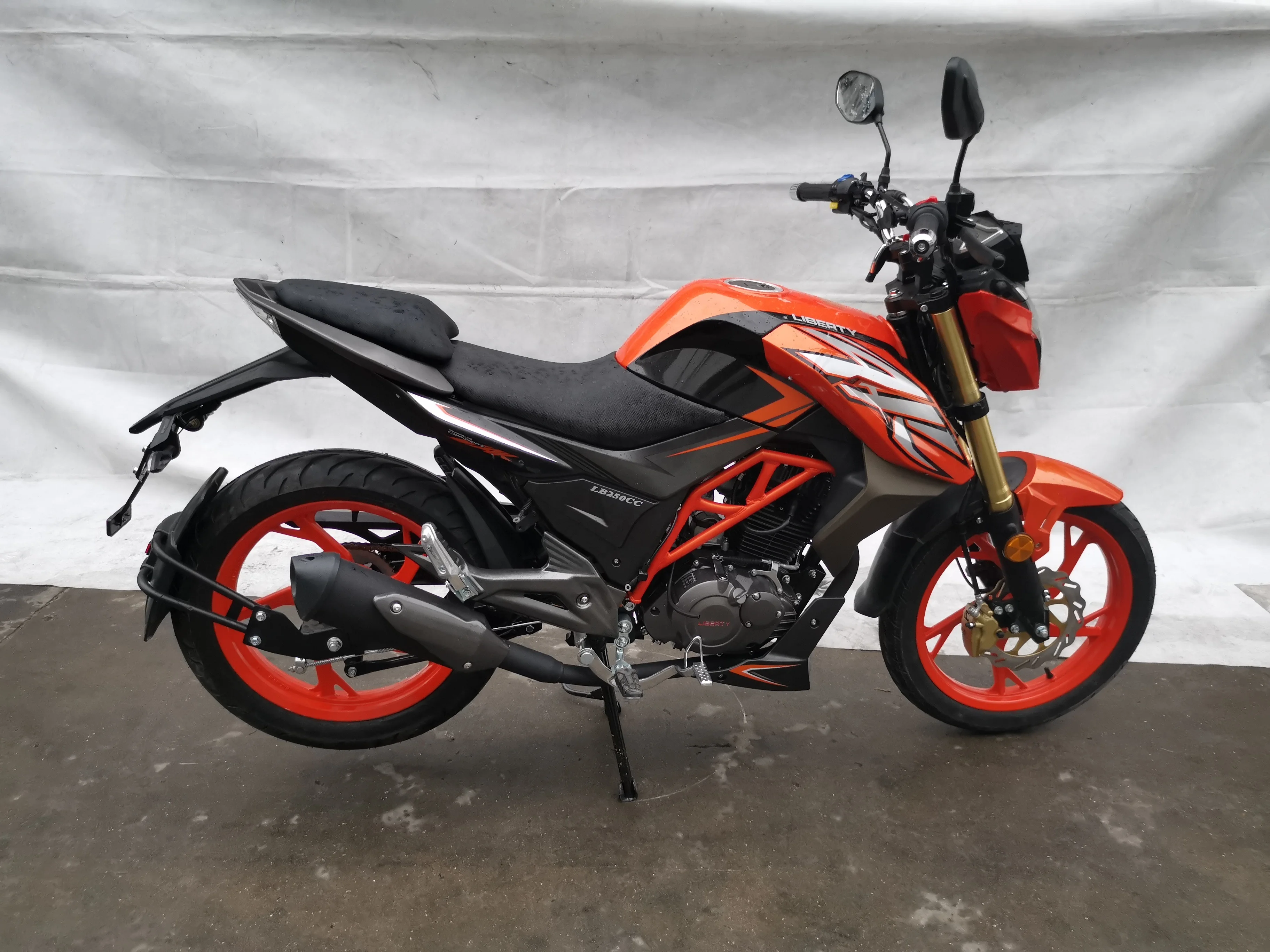 Cool design powerful 200cc gasoline motorcycle hot selling in sounth America Ecuador Peru,Chile,Paraguay etc.