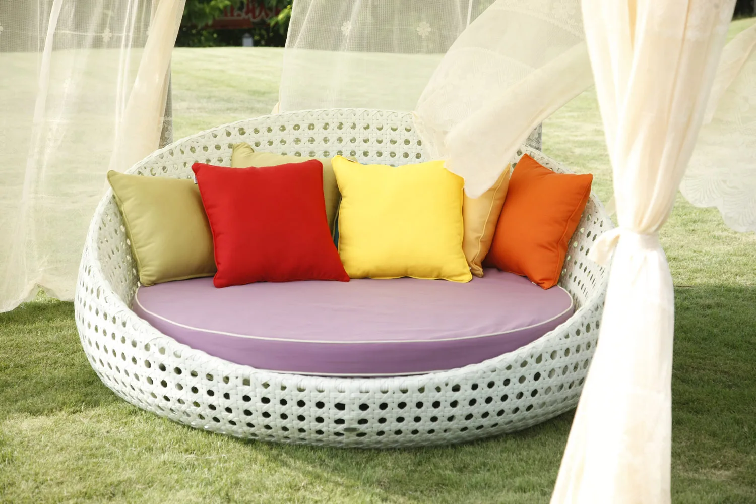 Садовая мебель, плетеный шезлонг, диван-кровать из ротанга, круглый диван-шезлонг