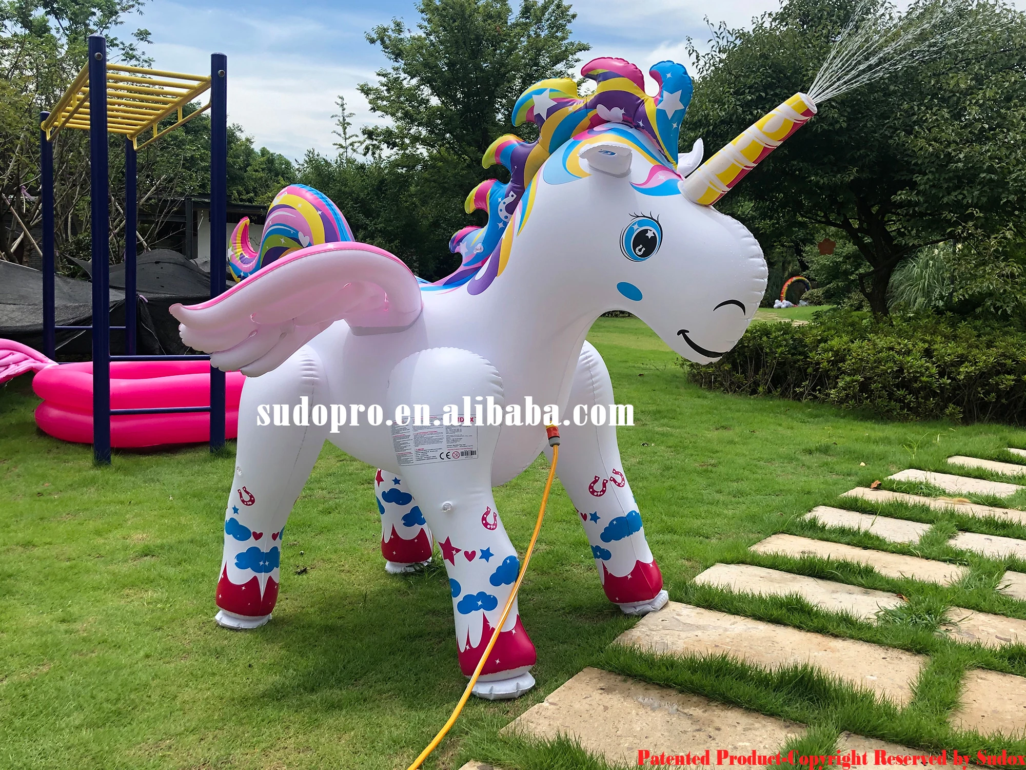 
Sudox SDX0002 stock 213x153x167cm inflatable unicorn spray splash backgarden back yard sprinkler water game pool squirt toys 