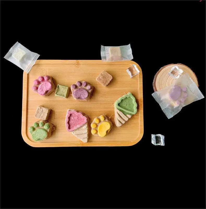 Freeze-dried cat claw online red cat snack Cat claw cartoon anomalous raw bone meat fat hair cheek OEM OBM ODM