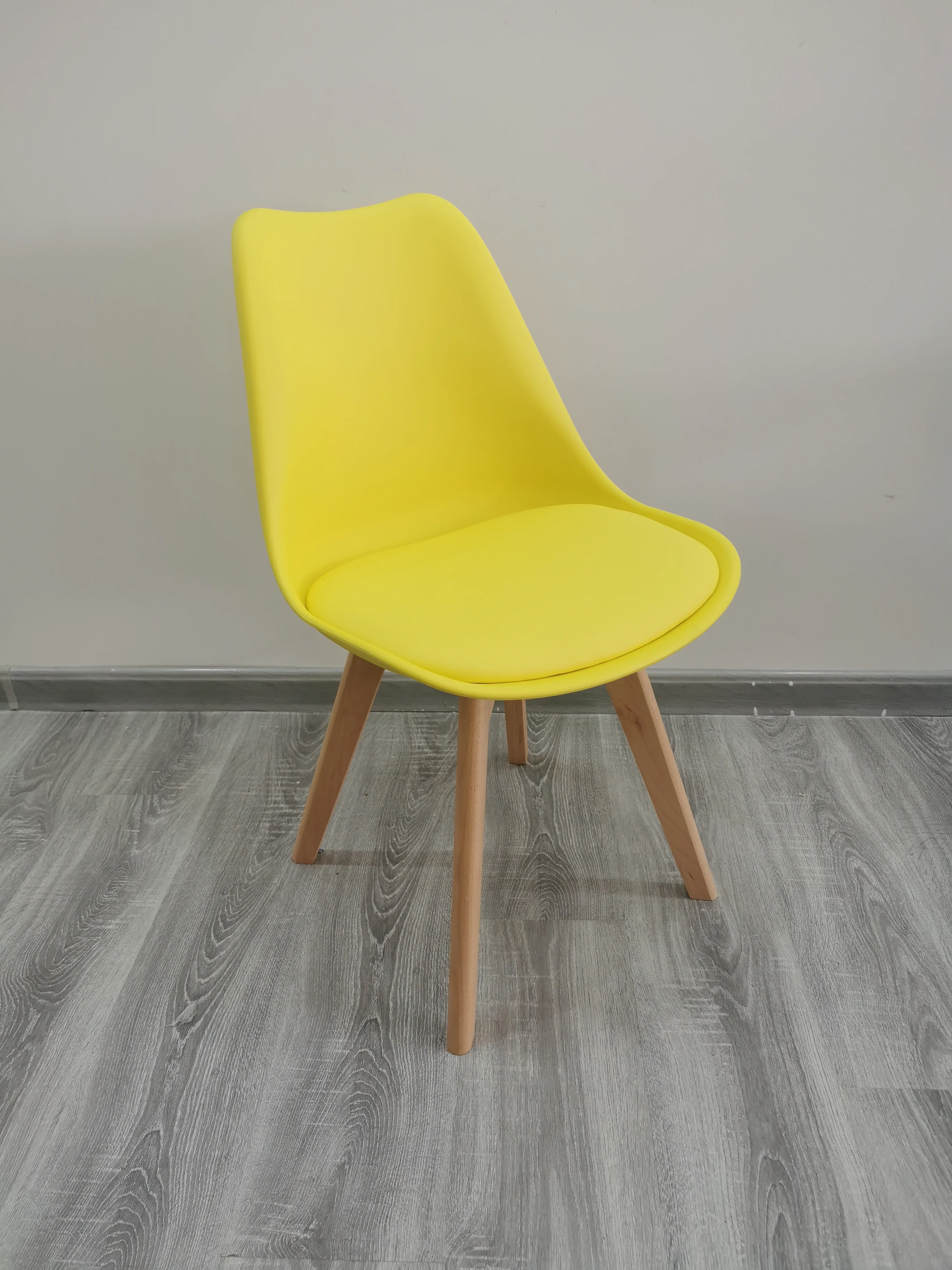 Wholesale Prices Living Room Chairs with PU Cushion Nordic Wooden Tulip Dining Chair with Wood Legs