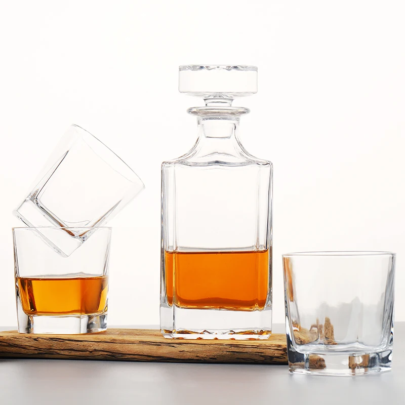 Factory Hot 750ml Wholesale Logo Custom Crystal Glass Whiskey Decanter Wooden Box