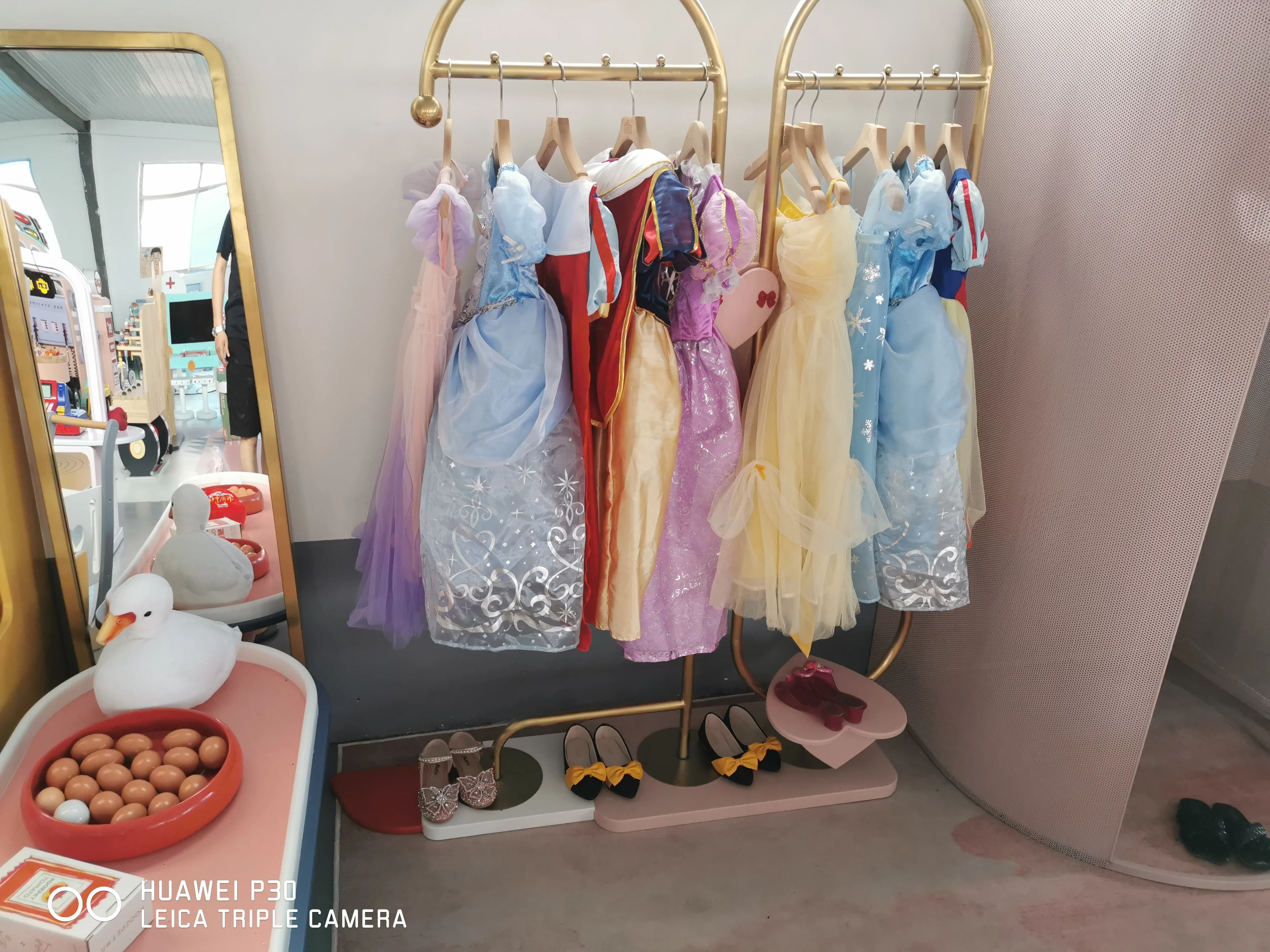 Bonhong Cosplay Science Center Museum Children Customized Role Play game Uniform Facility for kids