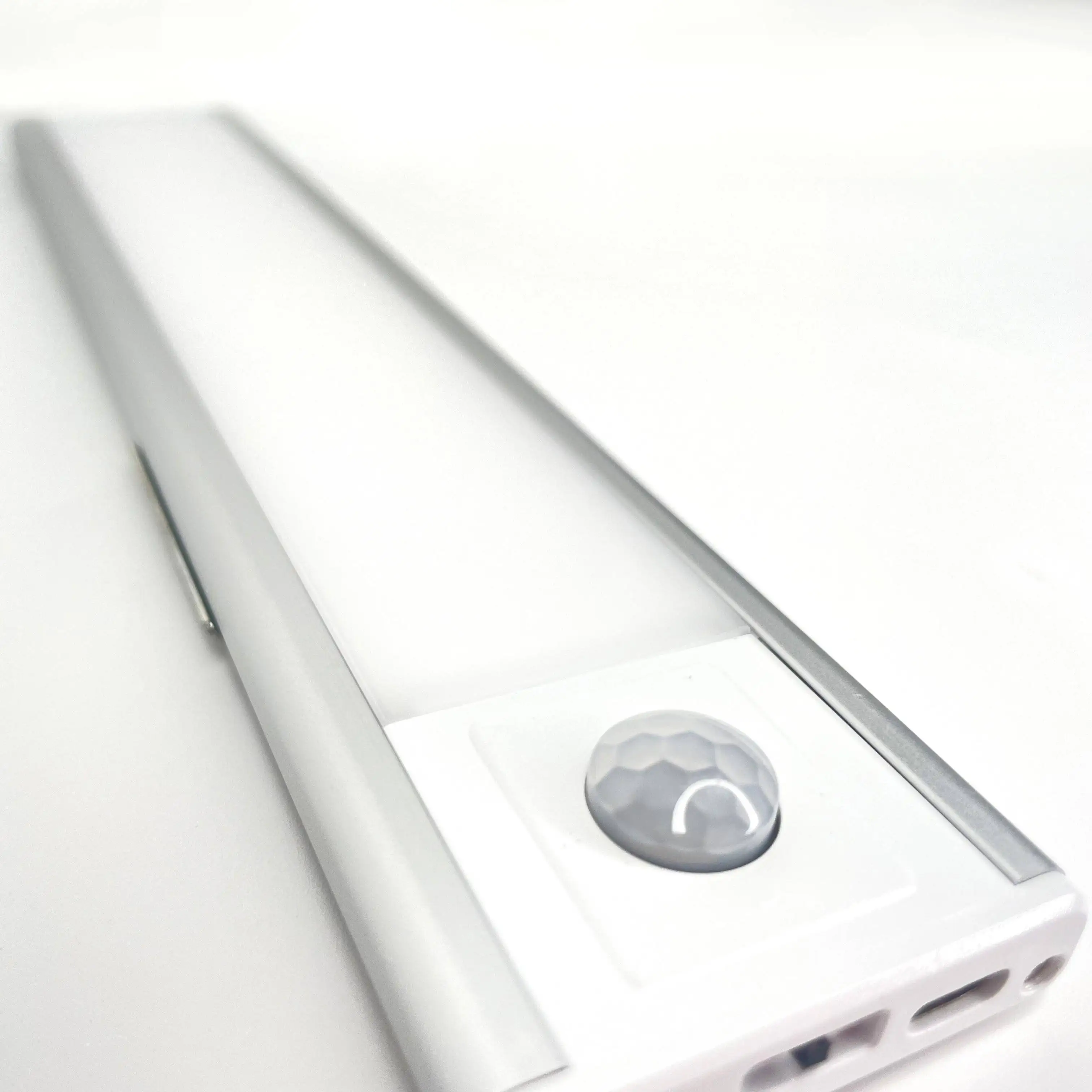 Induction Closet Strip Light Indoor USB Rechargeable Wireless Stair Night Led Motion Sensor Cabinet Light Bedroom Silver 60 80