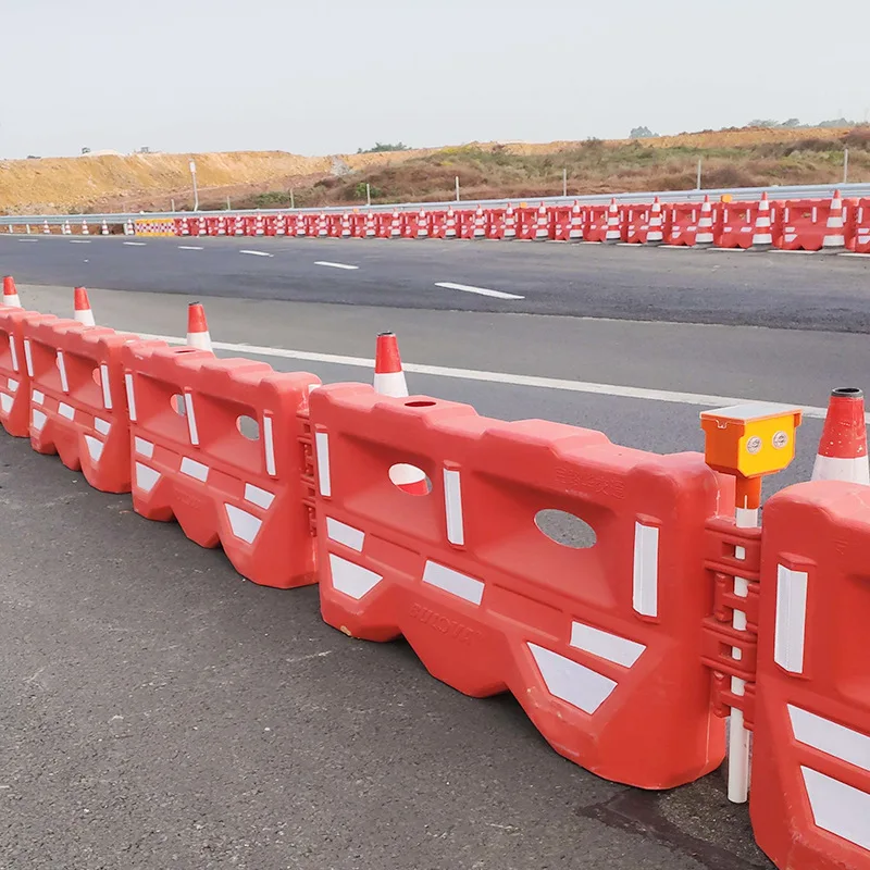 High Quality Plastic Road Barrier Water Filled Traffic Barricade Safety Water Filled Traffic Barriers