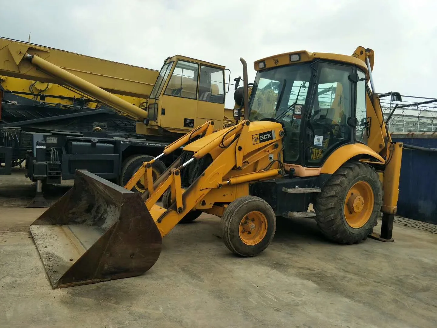Подержанный экскаватор-погрузчик JCB 4CX 3CX для продажи подержанный jcb по