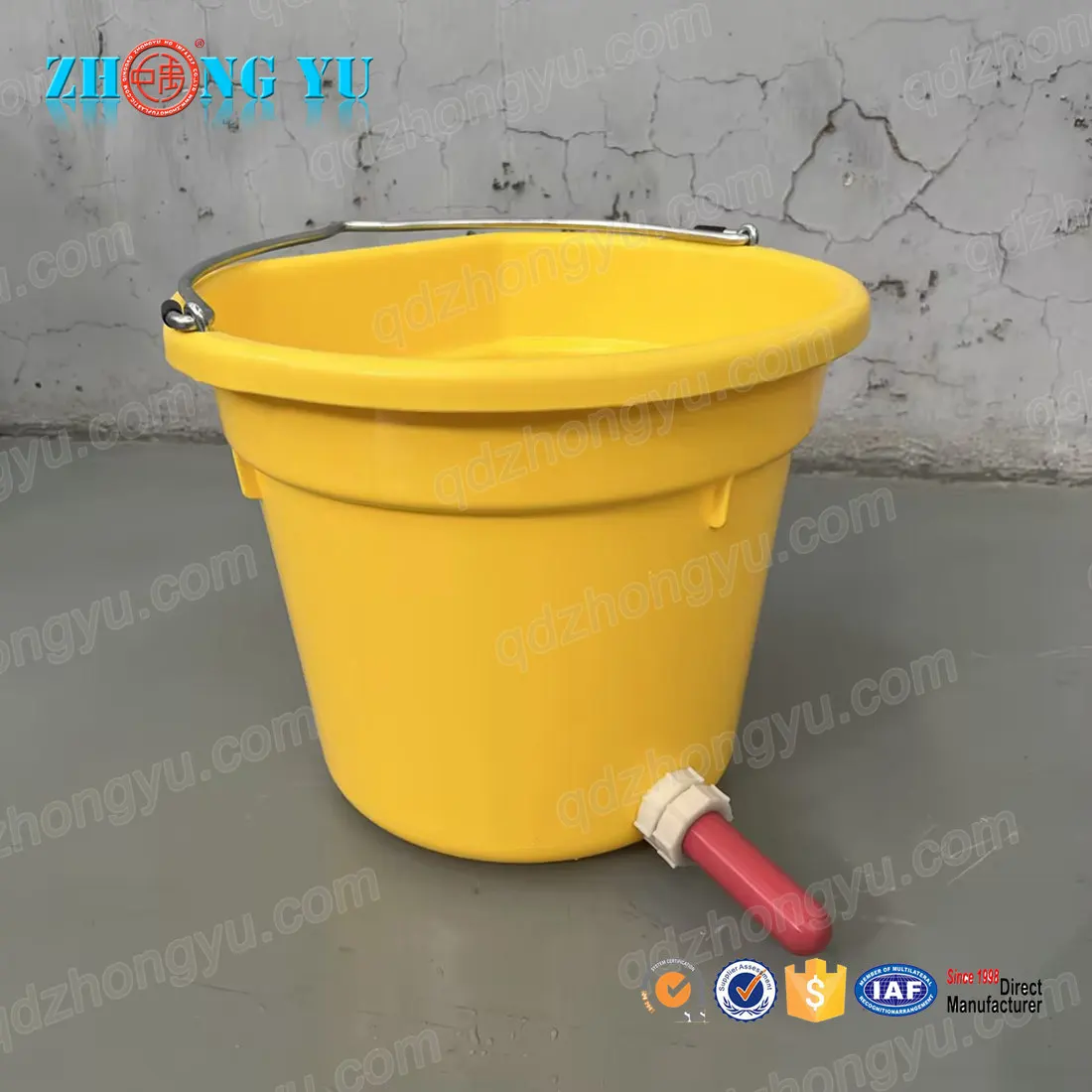 Farm Plastic Nursery Feed Bucket Rubber Nipple Calves Lamb Calf Milk Feeder with Teat