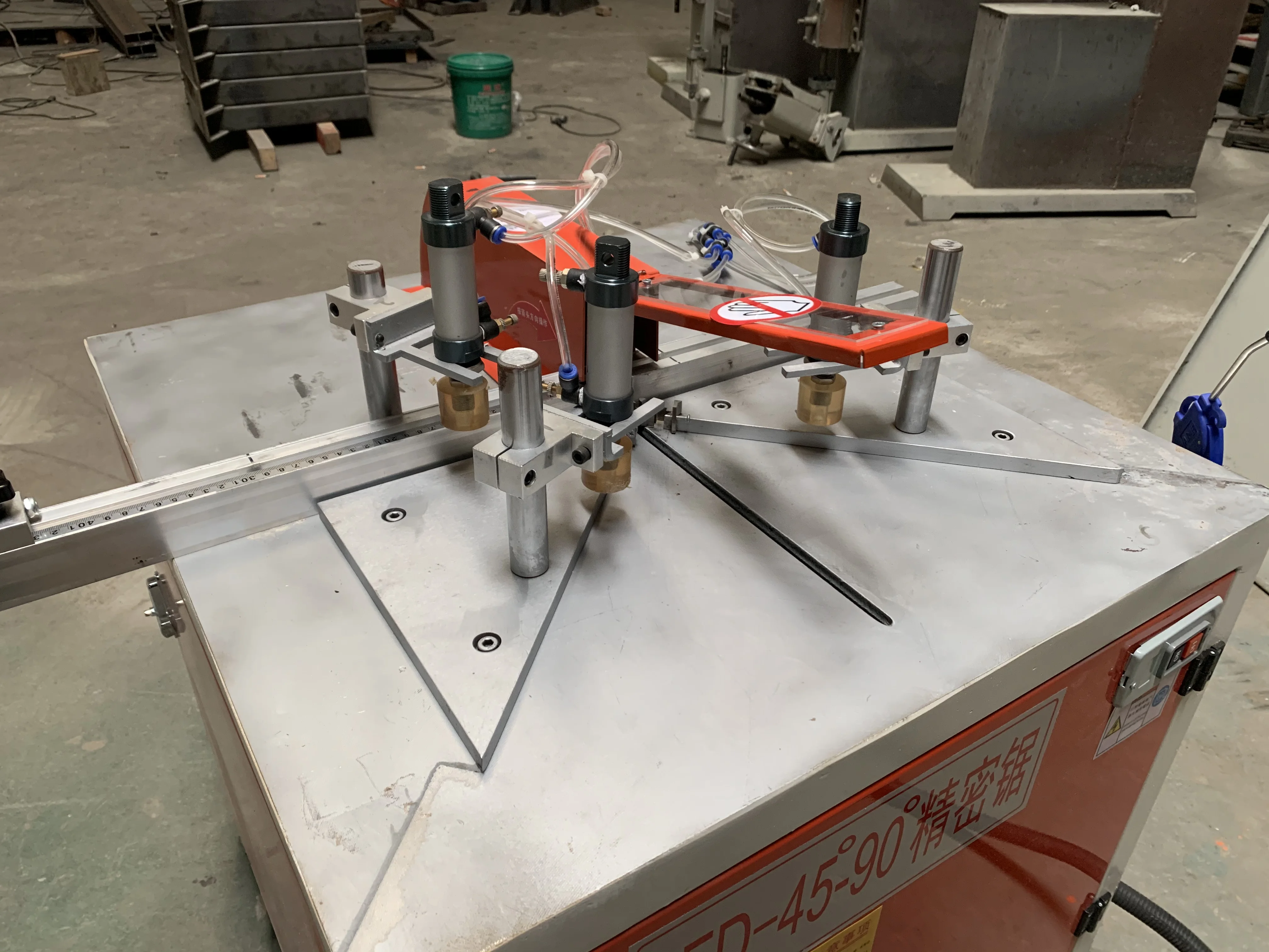 Hot Sale Woodworking Machinery Pneumatic Circular Saw Machine 90 Degree 45 Degree Vertical Aluminum Alloy Cutting Machine