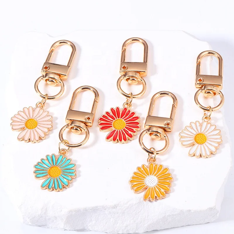 Wholesale Purse Bag Key Charm Metal Keyring Enamel Daisy Flower Jewelry Keychain Accessory For Women