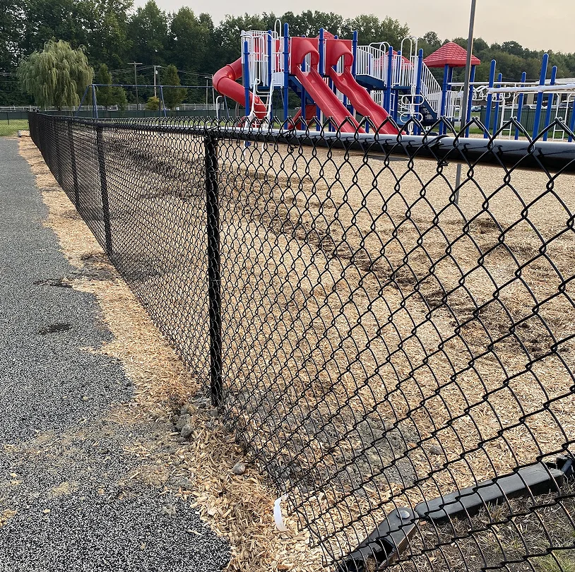 Direct Factory Hot-Dipped Galvanized PVC-Coated Chain Link Fence Cyclone Wire Mesh Fence for Project