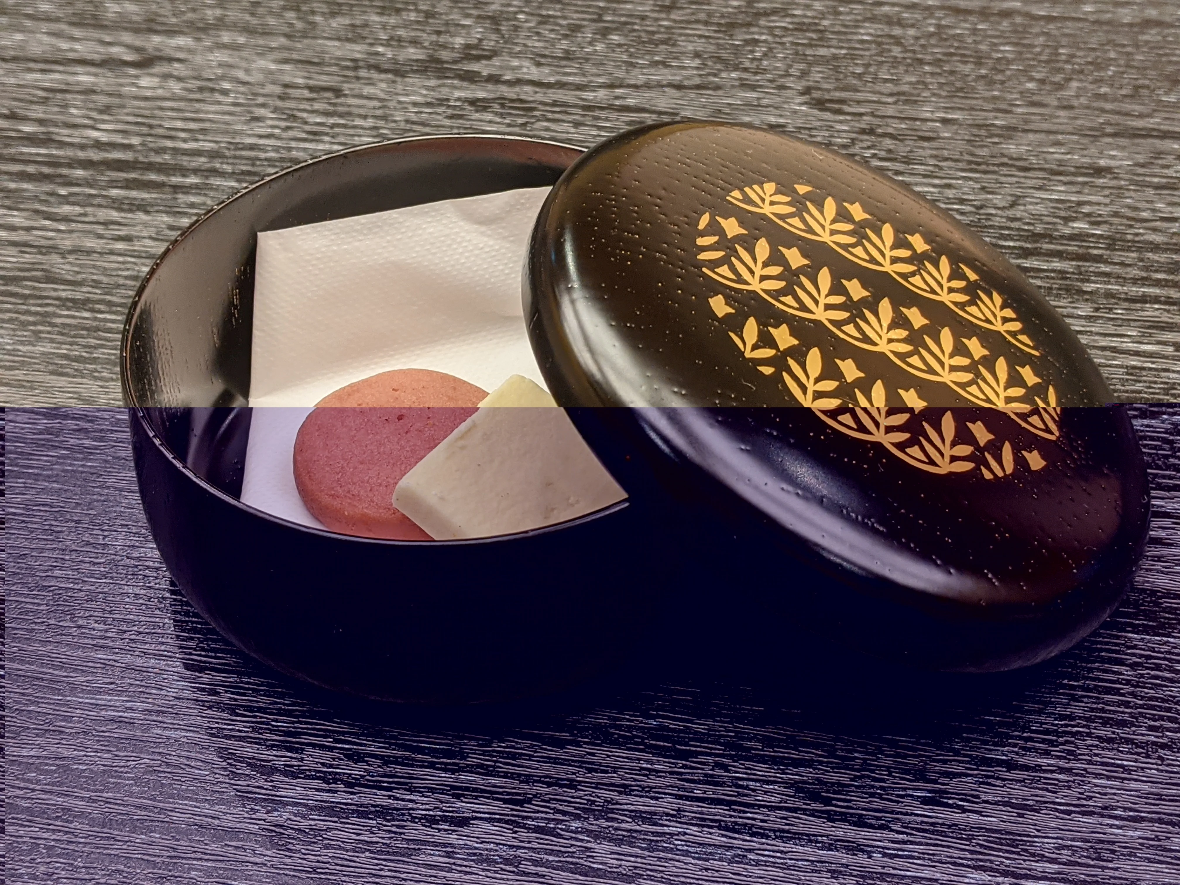 Fancy packaging chocolate candy boxes as gifts for the aristocratic banquet