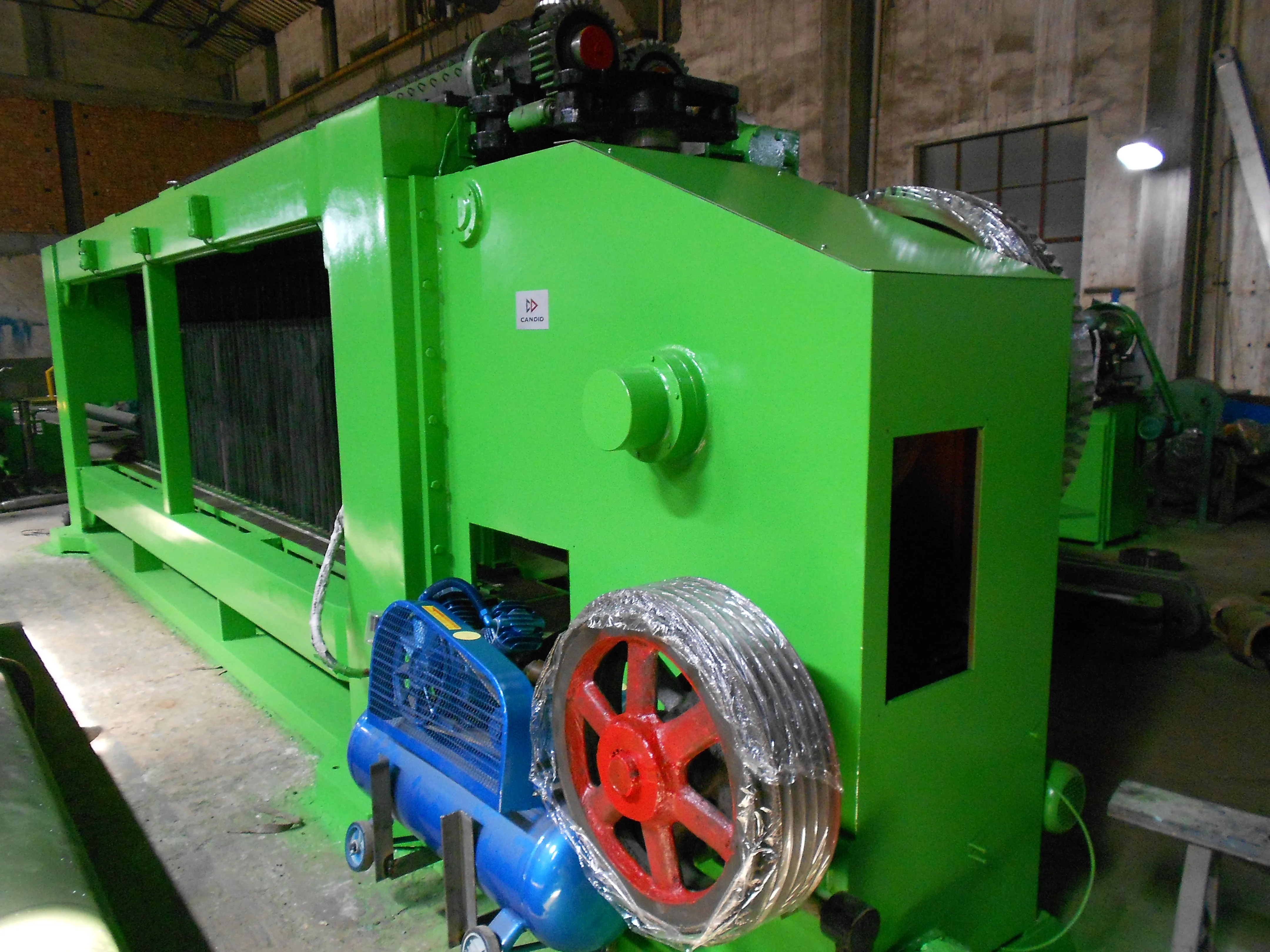 High speed automatic hexagonal wire mesh chicken fence cage gabion box making machine