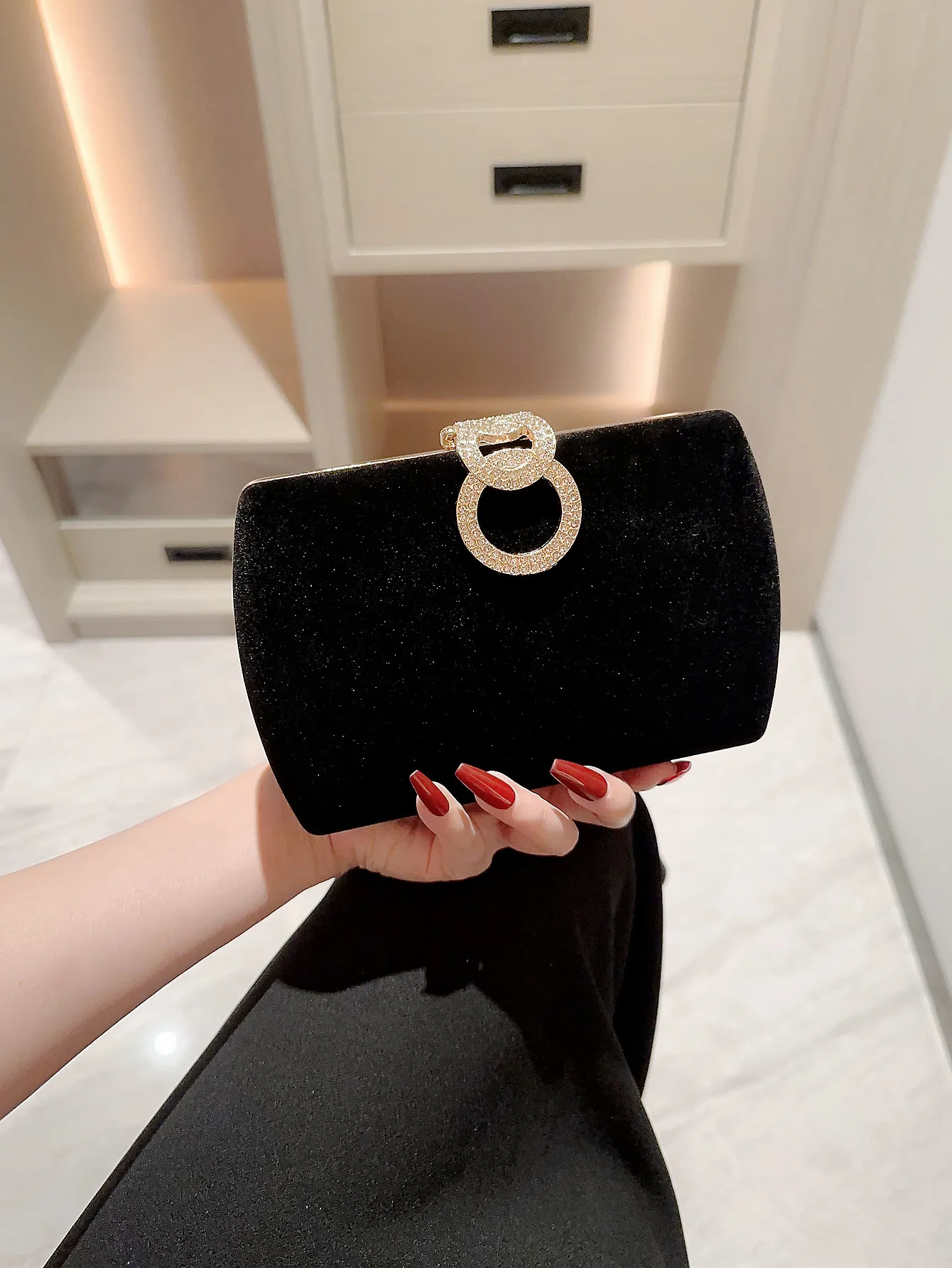 Velvet Rhinestone Glitter Clutch Evening Bag Women Luxury Party Hand Bag Diamond Retro Metal Chains Shoulder Bag Women