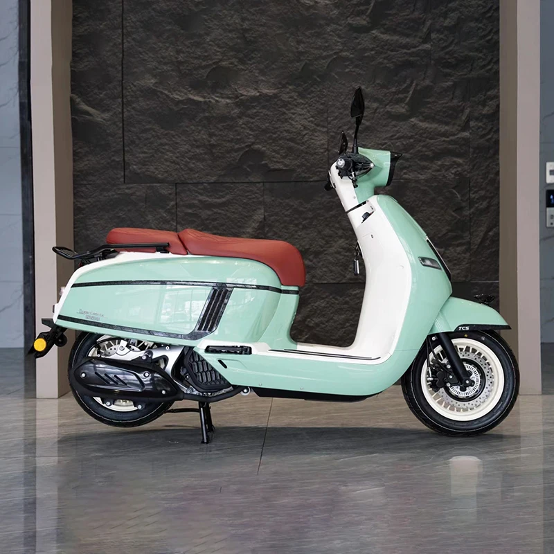 Wholesale 250CC Gasoline Motorcycle Masha Water Cooled with EFI System Adult Moped Max Speed 120kmh Powerful moped on road