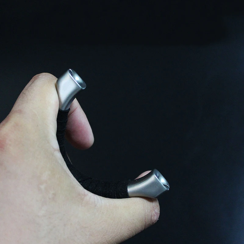 440C top clip slingshot eggshell bow eye hunting outdoor athletics titanium alloy slingshot legend