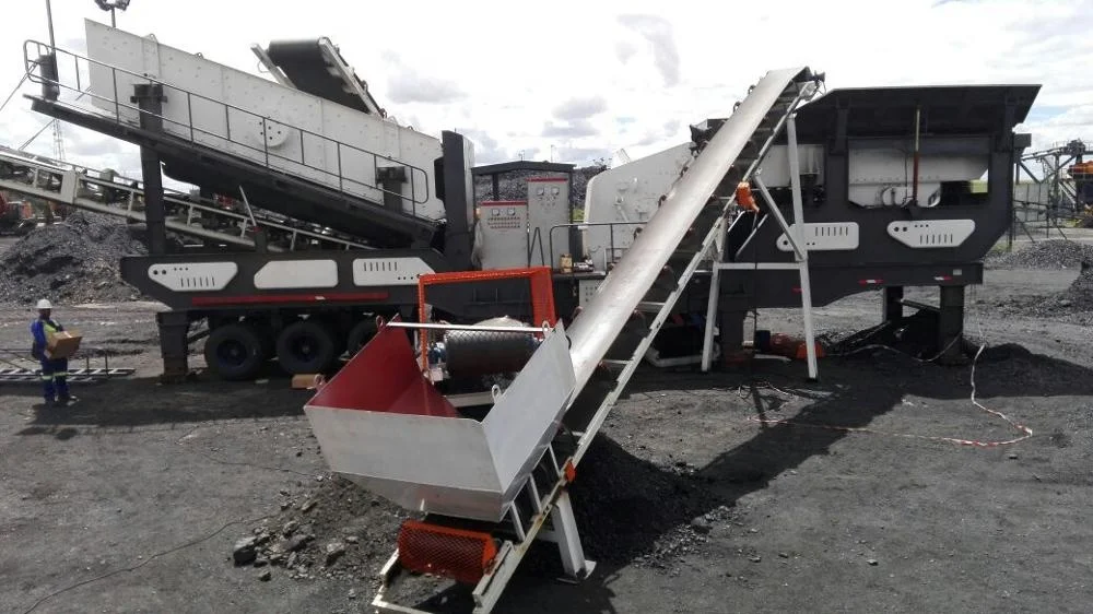 lo mas vendido 2024 most sold zhengzhou Portable diesel small mobile hammer mill crusher for stone crushing plant