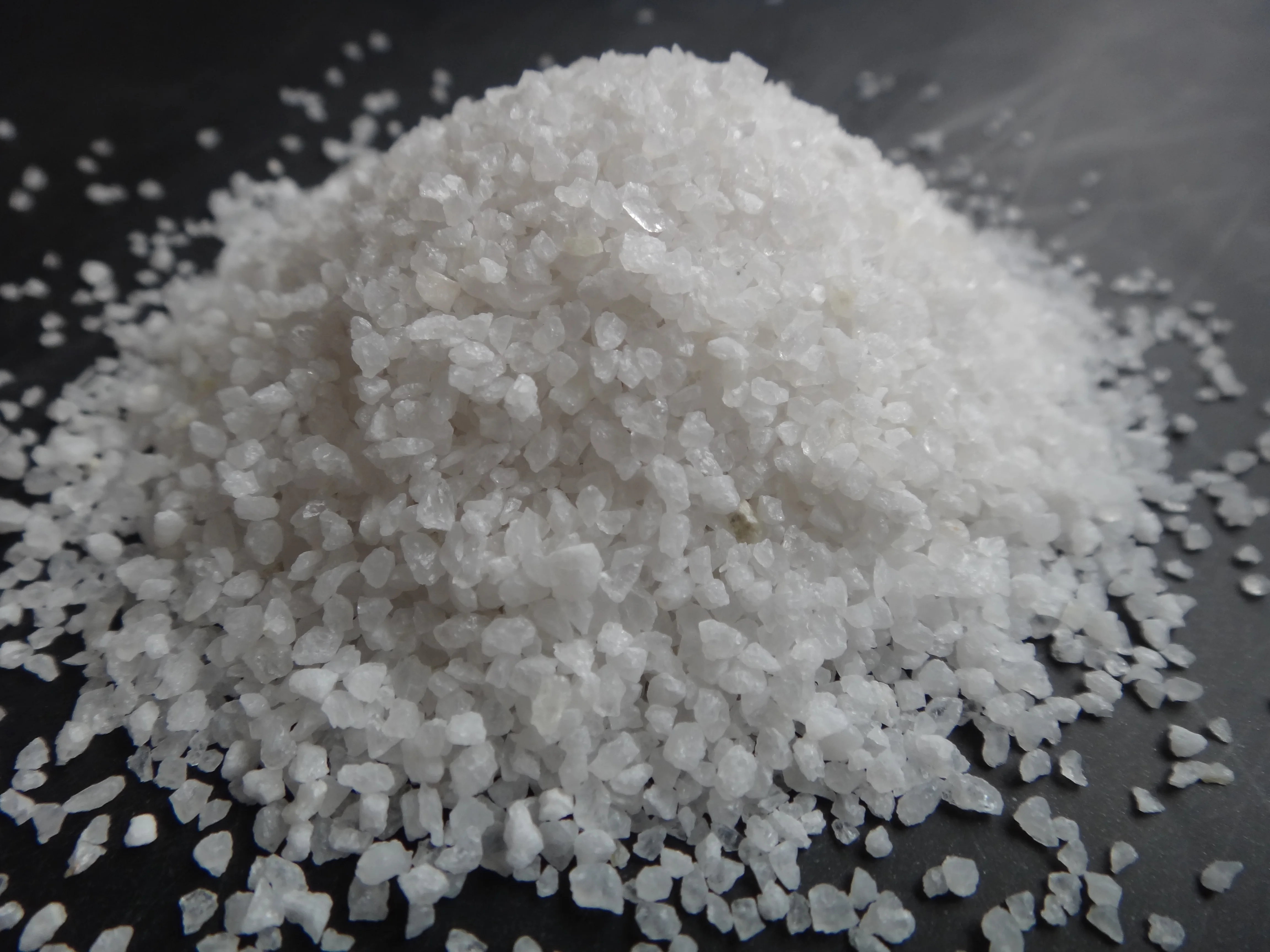 Ordinary Silica Sand is made of natural quartz ore