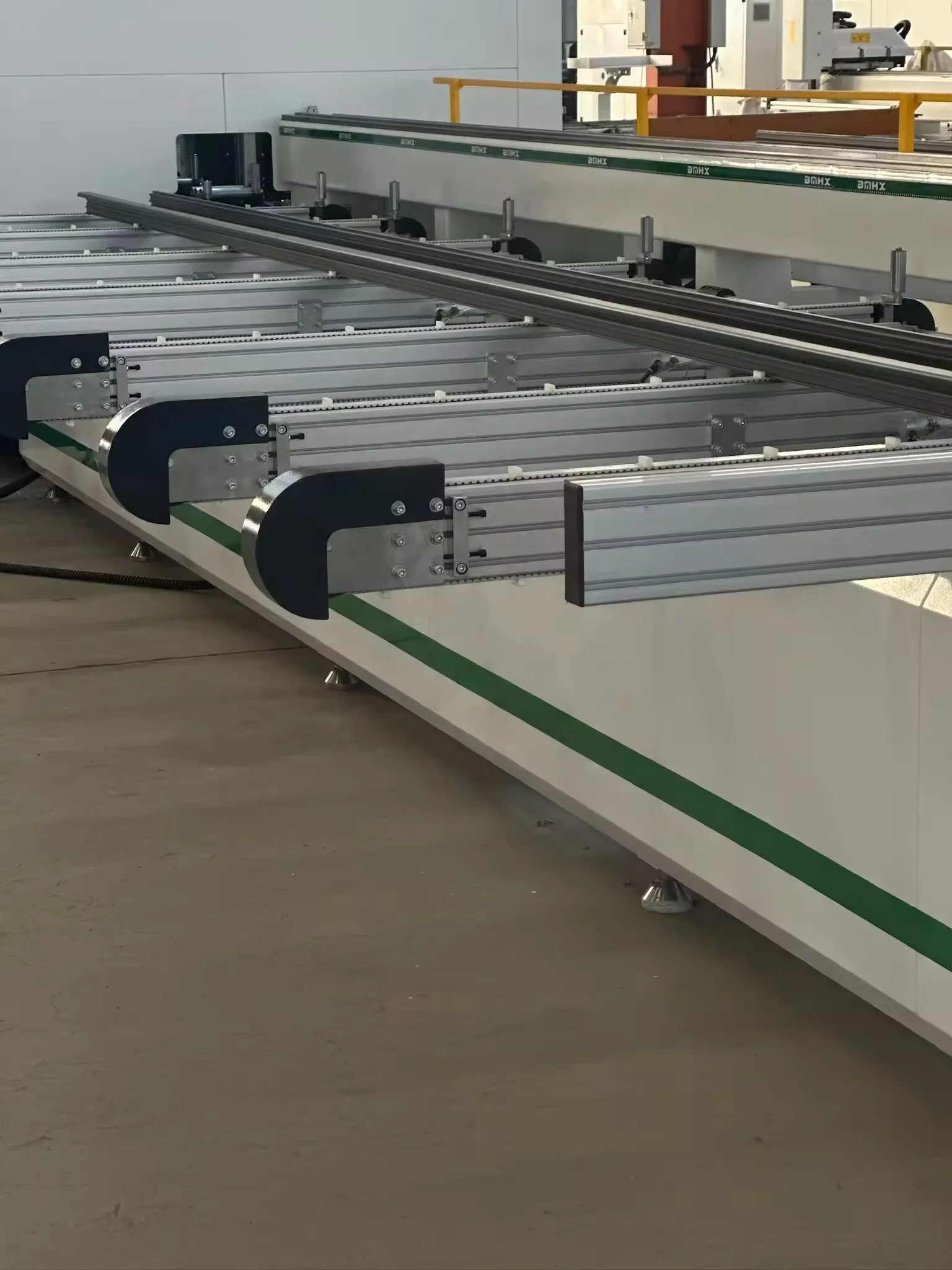 CNC Aluminum windows Making Machine Cnc Drilling Milling Cutting Processing Center Machine
