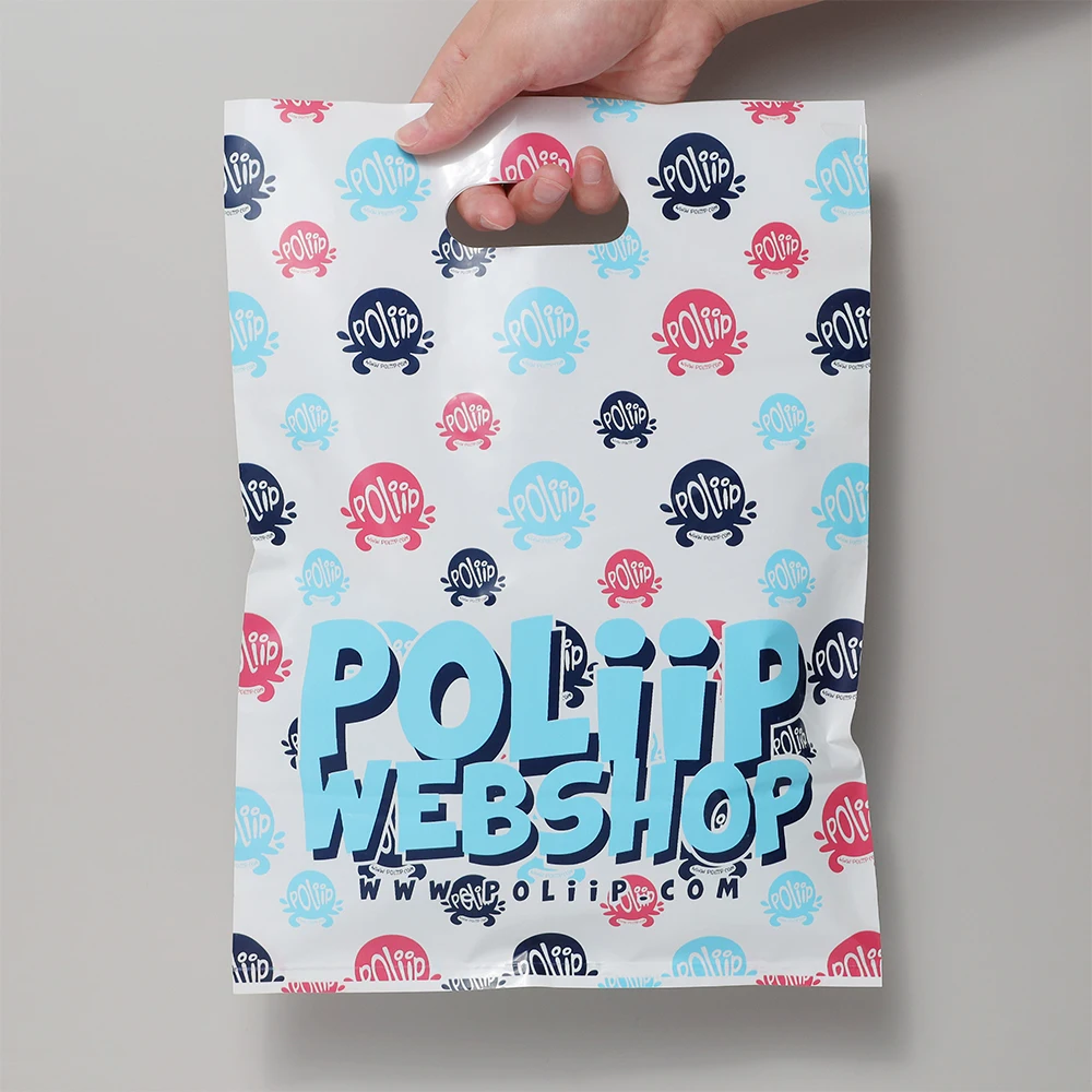 Модные пластиковые подарочные пакеты упаковочные с индивидуальным логотипом от производителя