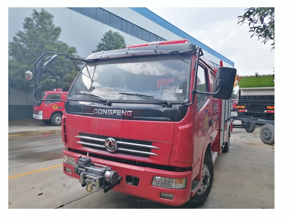 Пожарная аварийно-спасательная машина Dongfeng с электрической лебедкой и 3-тонным краном по цене