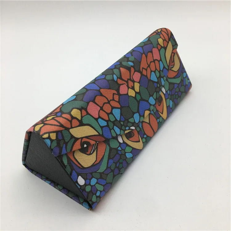 New Colirful Custom Flip Magnetic Triangle Foldable Sunglasses Boxes Folding Case PU Leather Glasses Cases