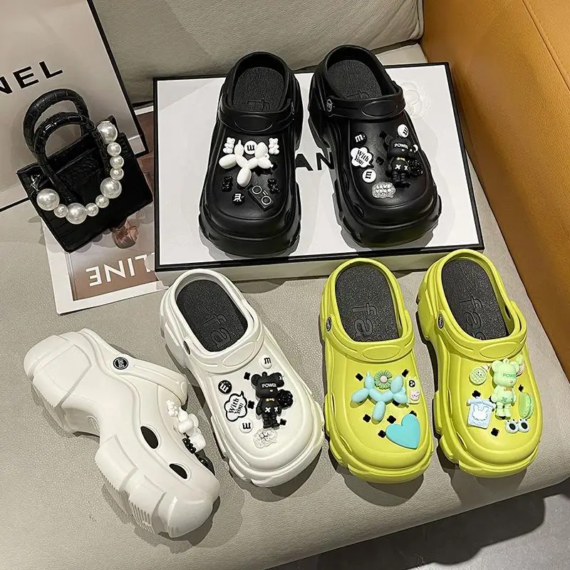 Wholesale summer new thick-soled clogs shoes cartoon design anti-slip couple garden shoes at a good price