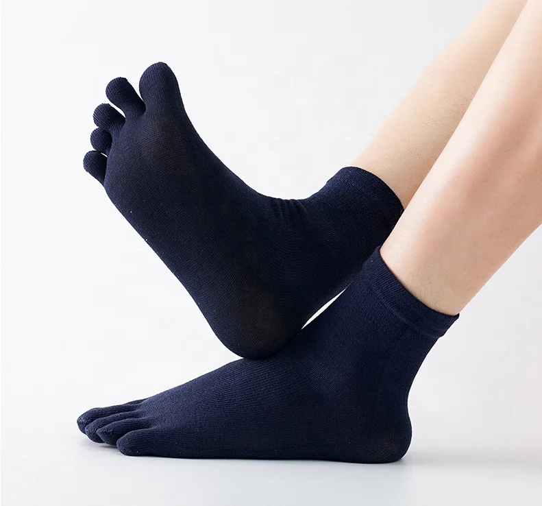 Comfortable black Mens Crew Sports Five Fingers Toe Socks 5 Fingers