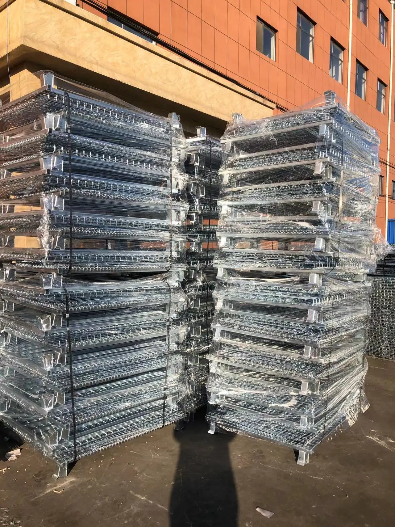 Customized Collapsible Stacking Cage Industrial Wire Baskets Forklift Cage Heavy Duty Cage Mesh Wire Container