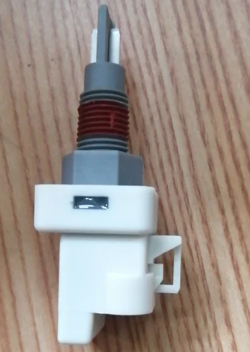 Fluid level sensor QSK50 G50 K50 coolant level sensor 2872769 4928568  2872768 4383933 5580005216 for cummins engine