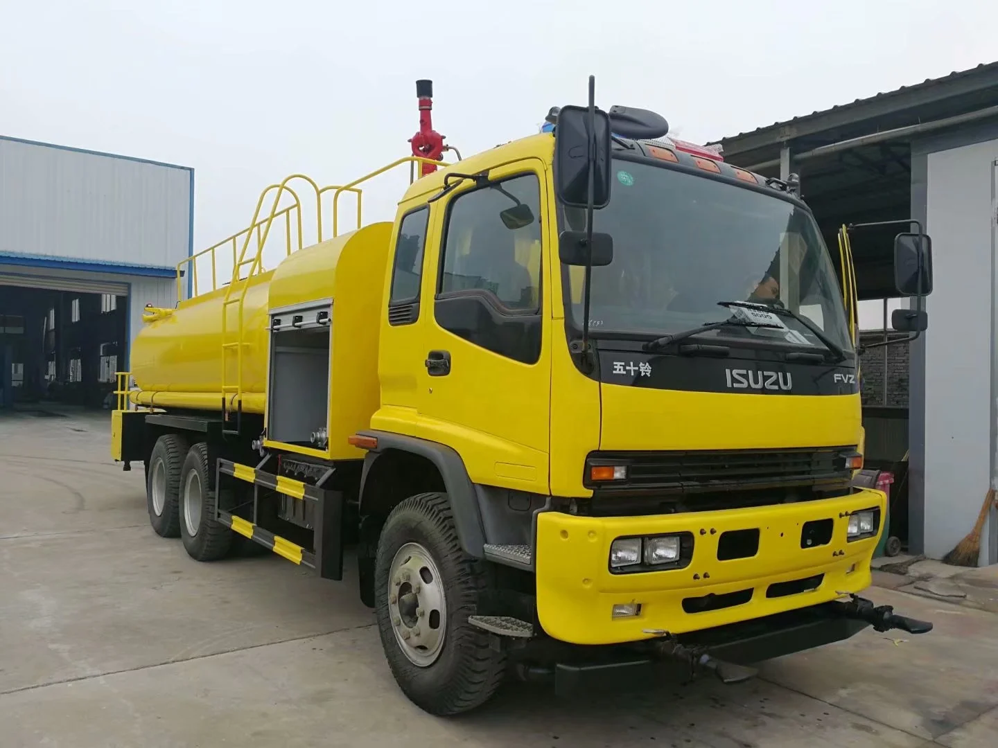 Японская технология монтаж на шасси 4x2 10 м3 20 резервуар для воды грузовики нефтяных