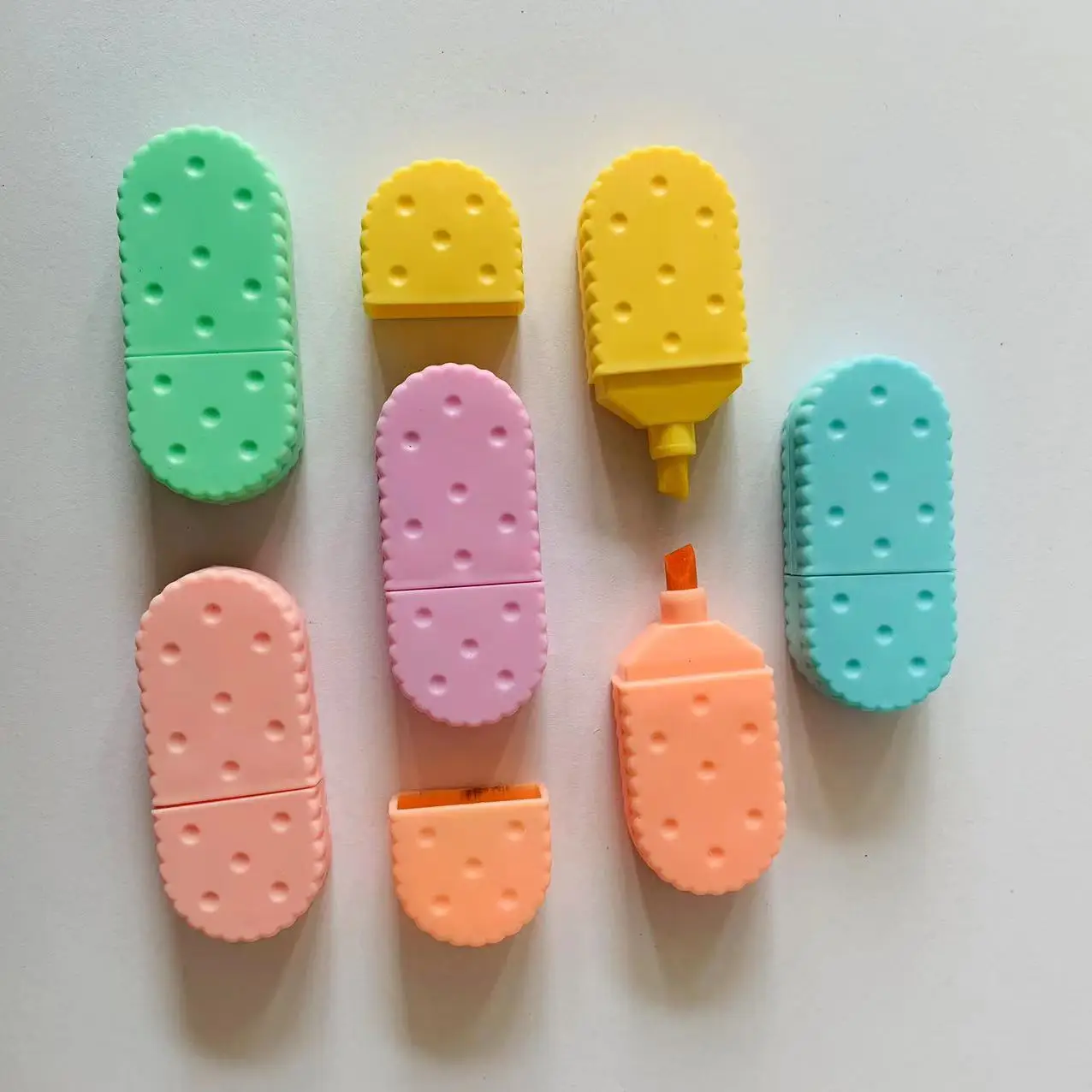 B&X New Design Cookie Shaped Multicolor Highlighters Pack Highlighter Marker Pen Quick Dry