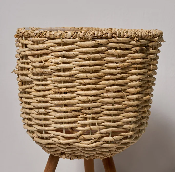 wicker plastic 2023 Hot sell handwoven corn bran plant pots indoors with wood stand wholesale