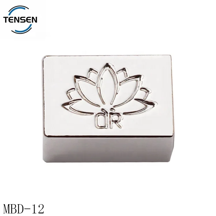 Оптовая продажа Серебряный квадратный кулон с логотипом Изготовленный вручную металлические бусины из сплава для ювелирных изделий ожерелий «сделай