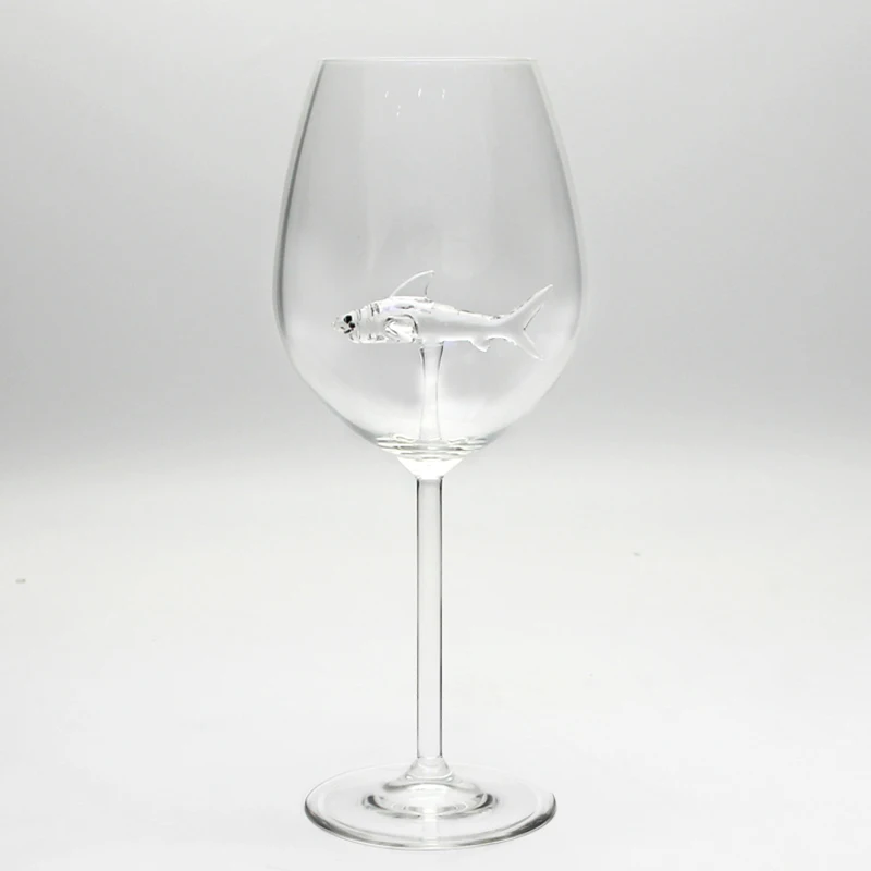 640ml high borosilicate Handmade Blown Shark Wine Glasses With Shark Inside