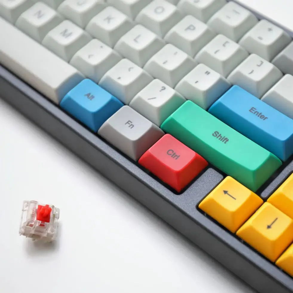 Инженерные пластиковые гранулы PBT пластиковый материал Gf30 %