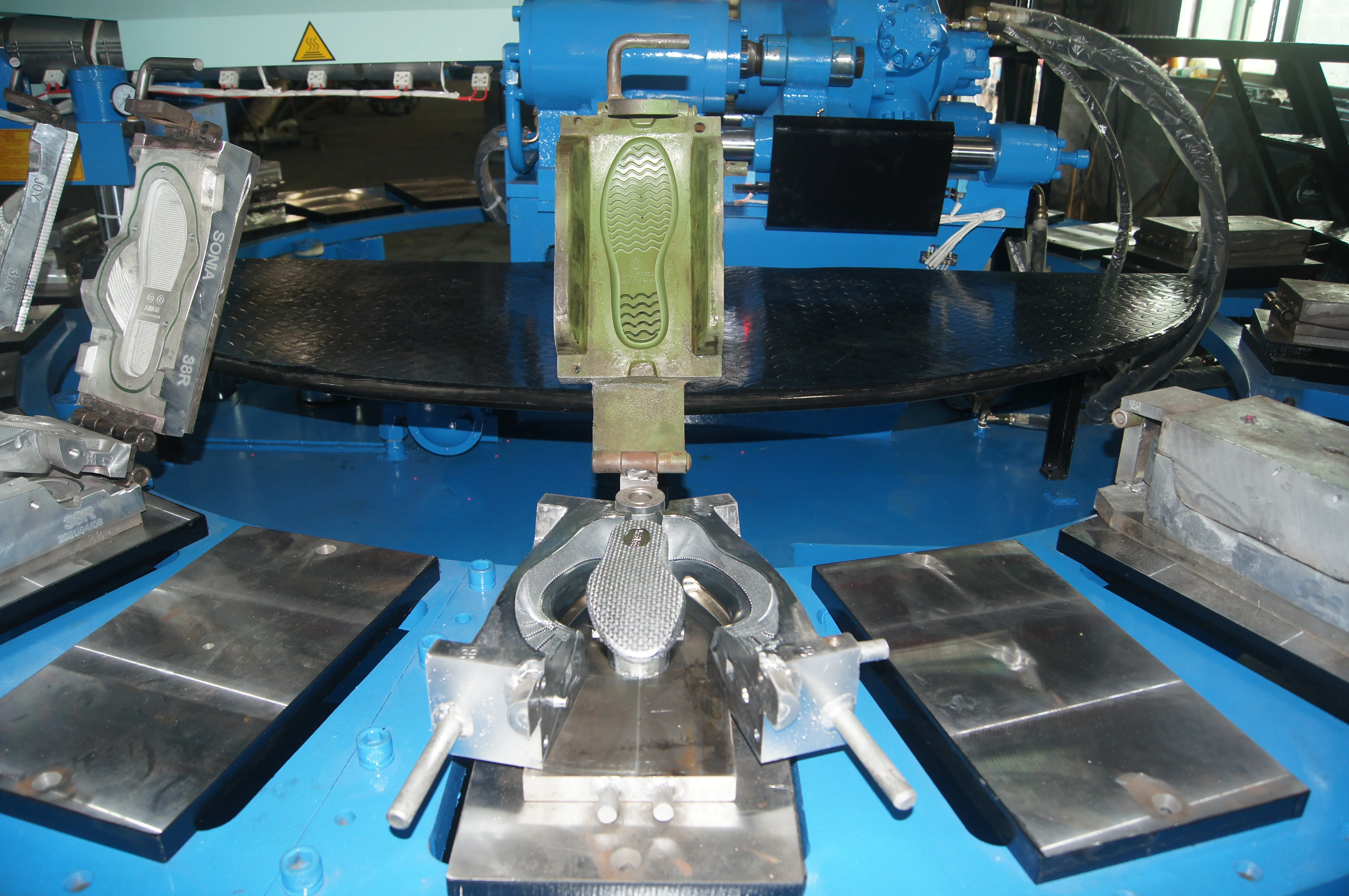 KT-618 Rotary PVC Slipper Machine Shoes Production Line