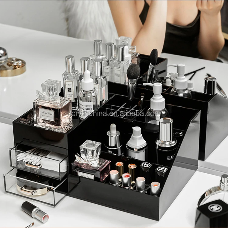 Cosmetic box