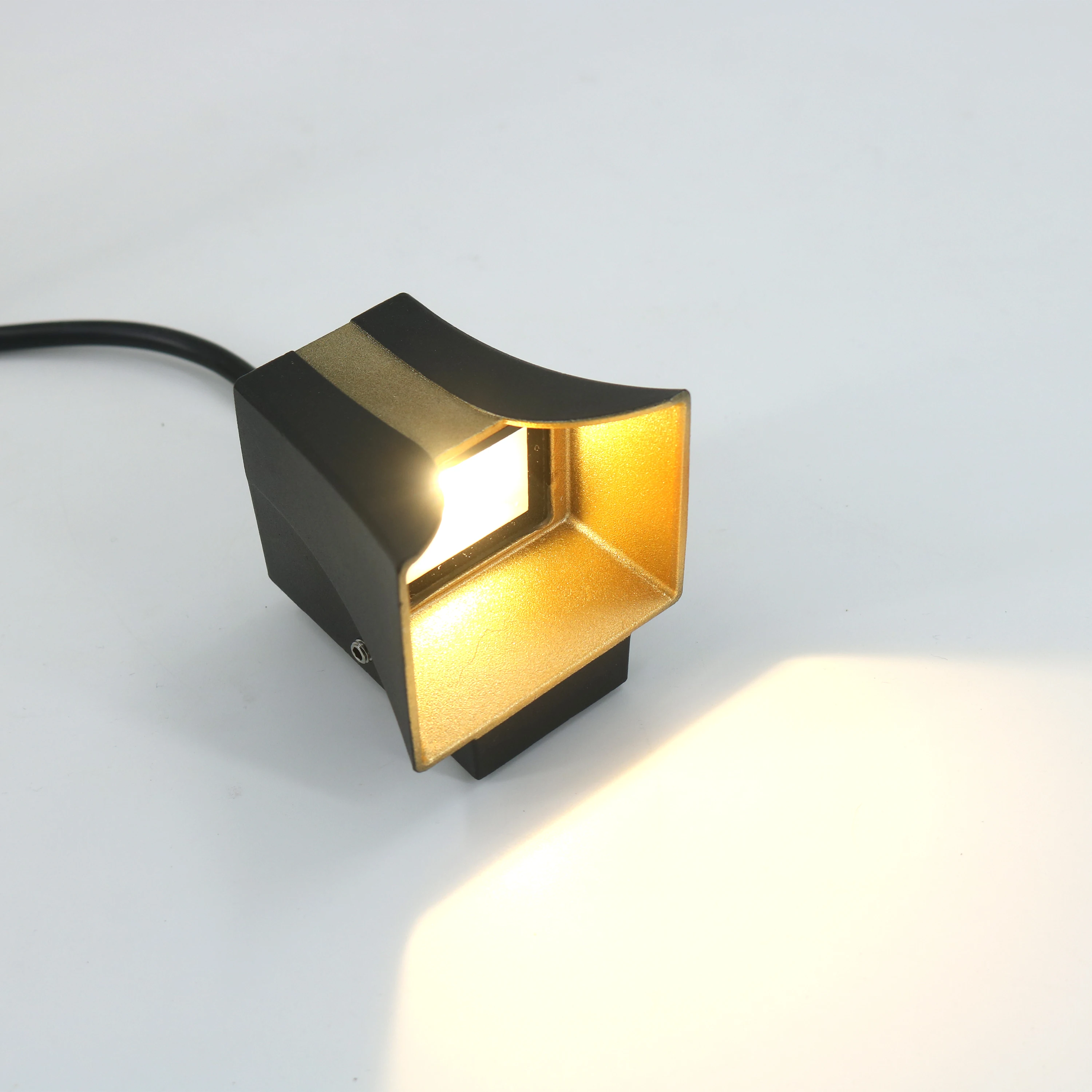 Indoor luxury decoration home bedroom 2w 4w 8w 220v aluminum bracket light modern external lighting led wall lamp